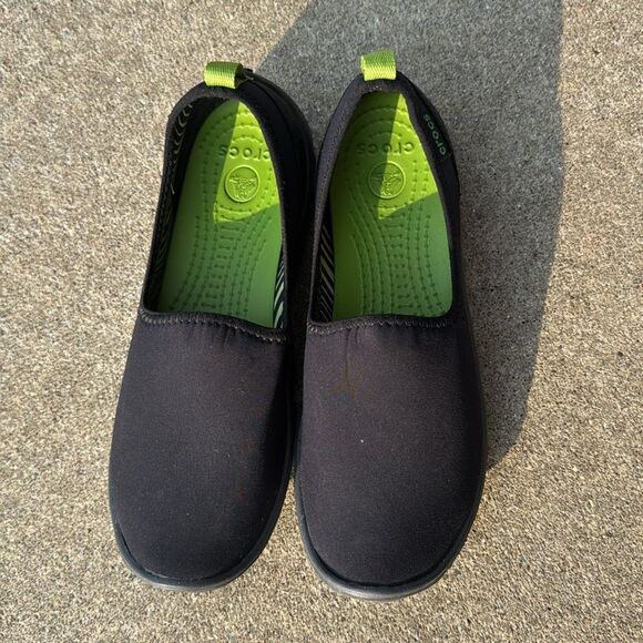 Women’s Croc Slip Ons. Black sz 7 - Picture 2 of 5